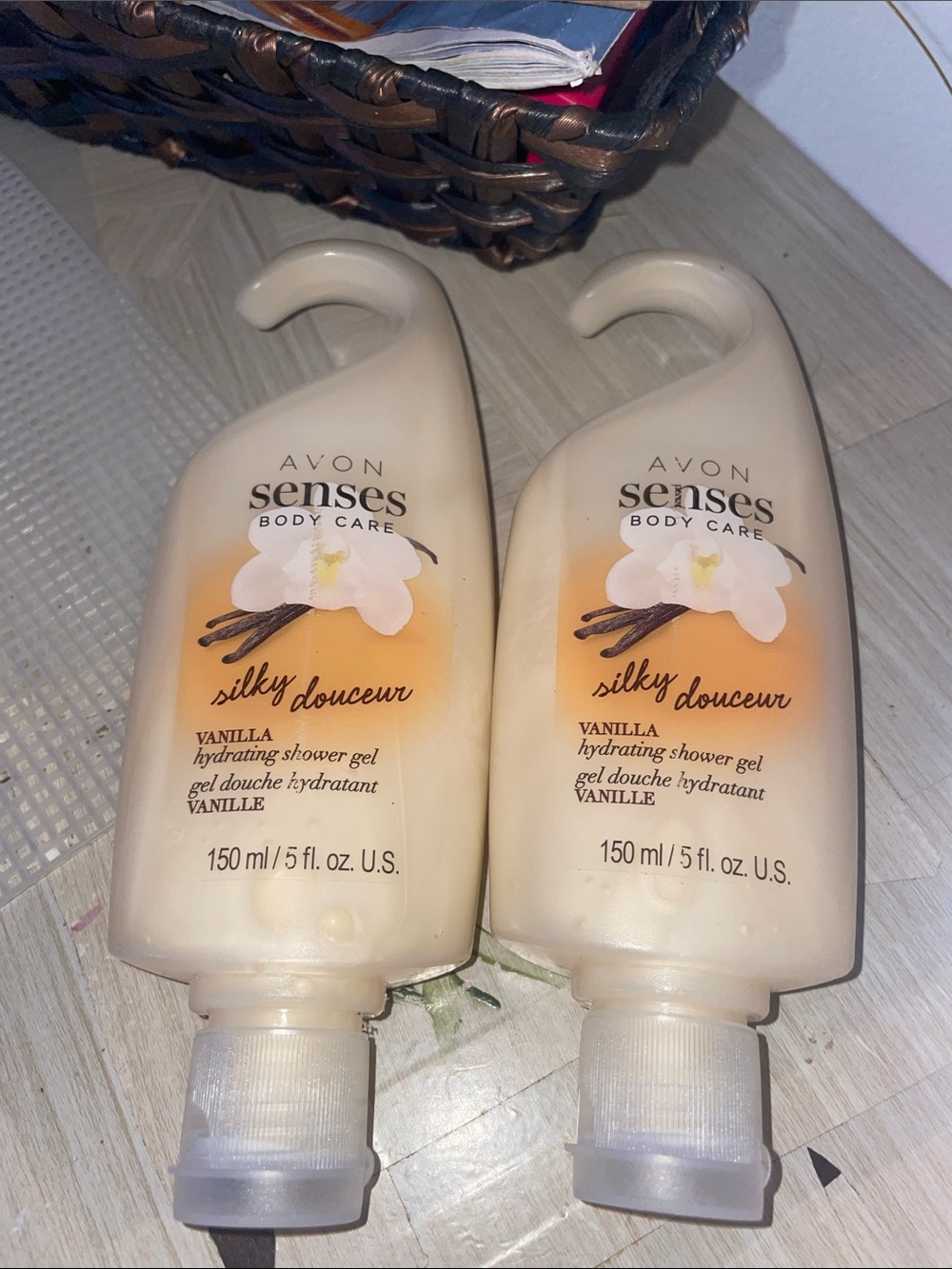 Avon Senses Silky Douceur Vanilla Shower Gel - Cream
